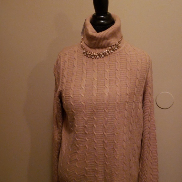 Sweater - Picture 2 of 10